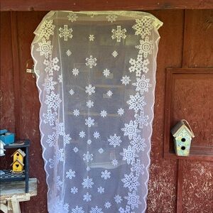 White Snowflake Lace Curtain with Lights.    NEW
